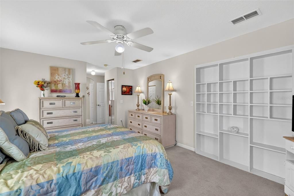 For Sale: $284,900 (3 beds, 2 baths, 1753 Square Feet)