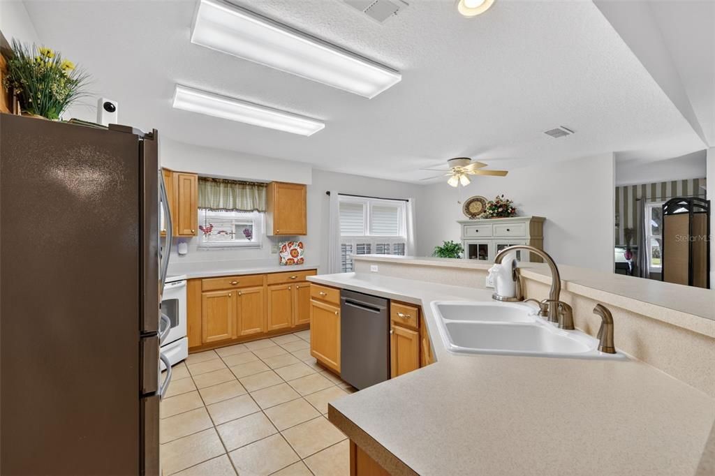 For Sale: $284,900 (3 beds, 2 baths, 1753 Square Feet)