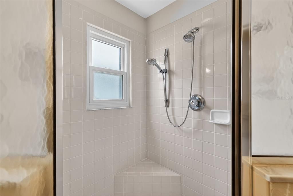 For Sale: $284,900 (3 beds, 2 baths, 1753 Square Feet)
