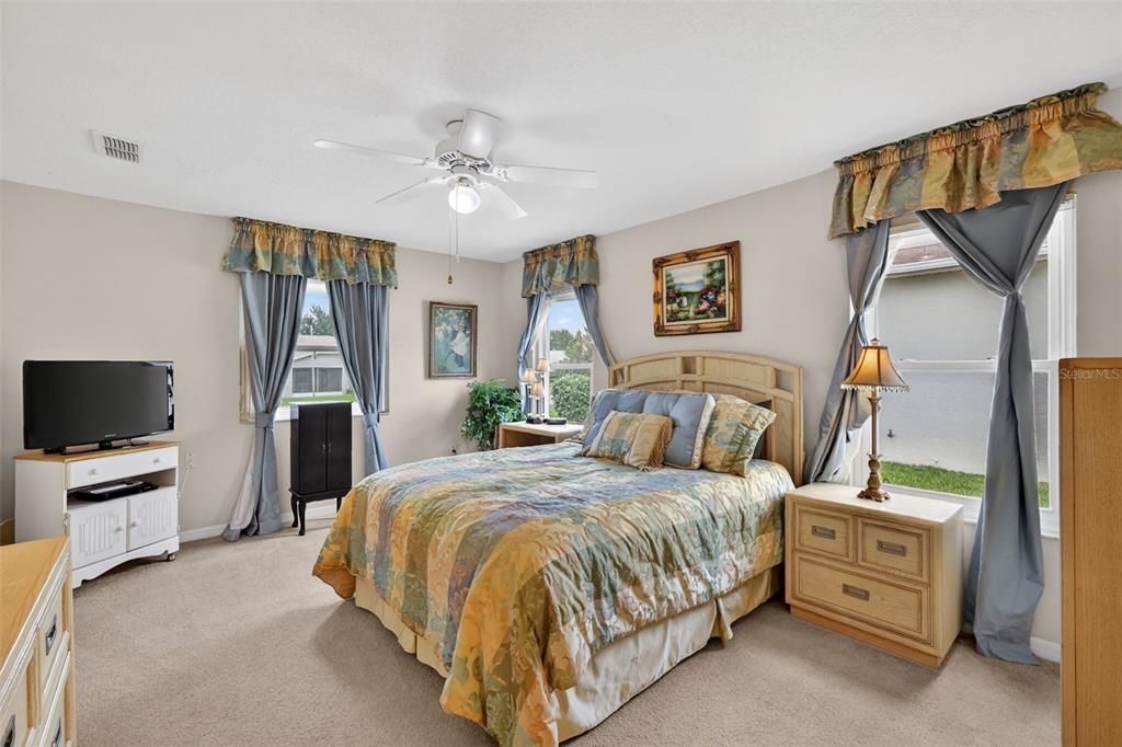 For Sale: $284,900 (3 beds, 2 baths, 1753 Square Feet)