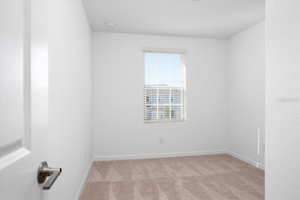 For Rent: $2,300 (3 beds, 2 baths, 1407 Square Feet)