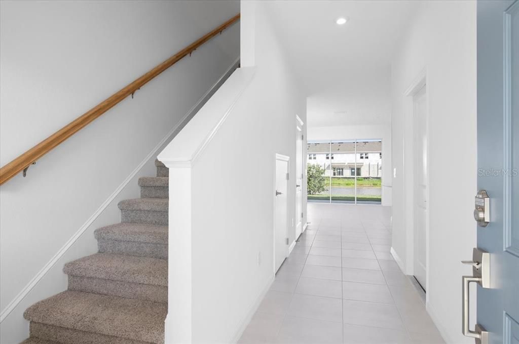 For Rent: $2,300 (3 beds, 2 baths, 1407 Square Feet)