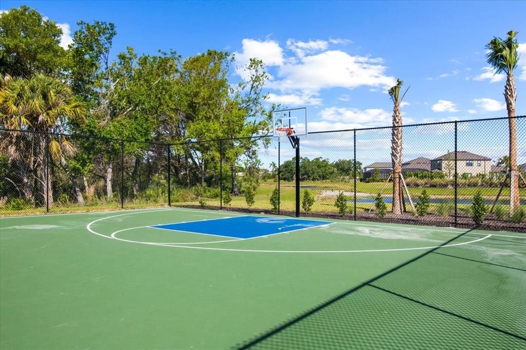 For Rent: $2,300 (3 beds, 2 baths, 1407 Square Feet)