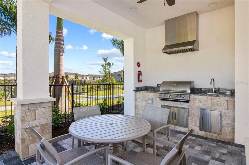 For Rent: $2,300 (3 beds, 2 baths, 1407 Square Feet)
