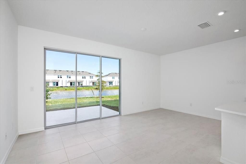 For Rent: $2,300 (3 beds, 2 baths, 1407 Square Feet)
