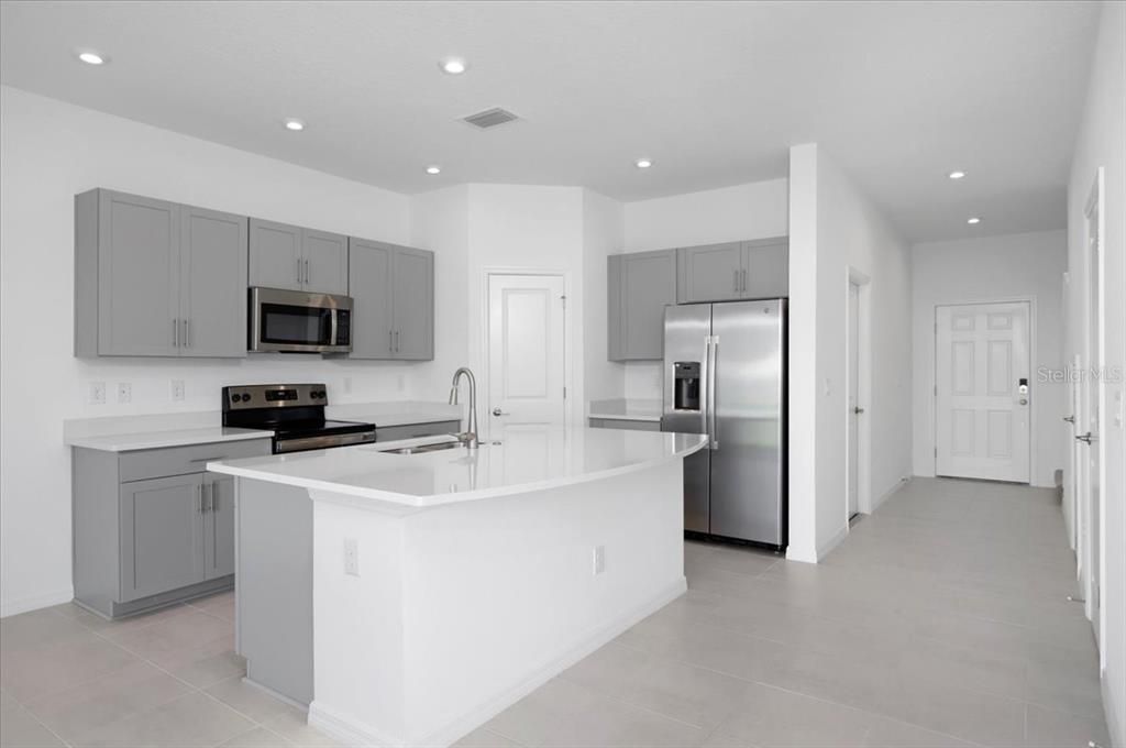 For Rent: $2,300 (3 beds, 2 baths, 1407 Square Feet)