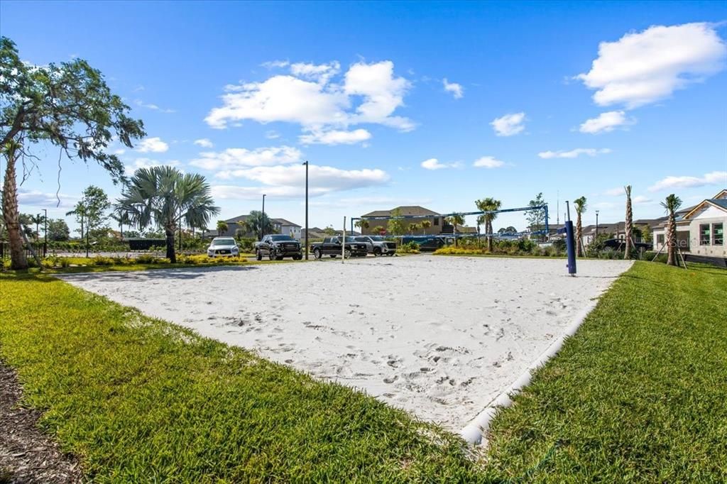 For Rent: $2,300 (3 beds, 2 baths, 1407 Square Feet)