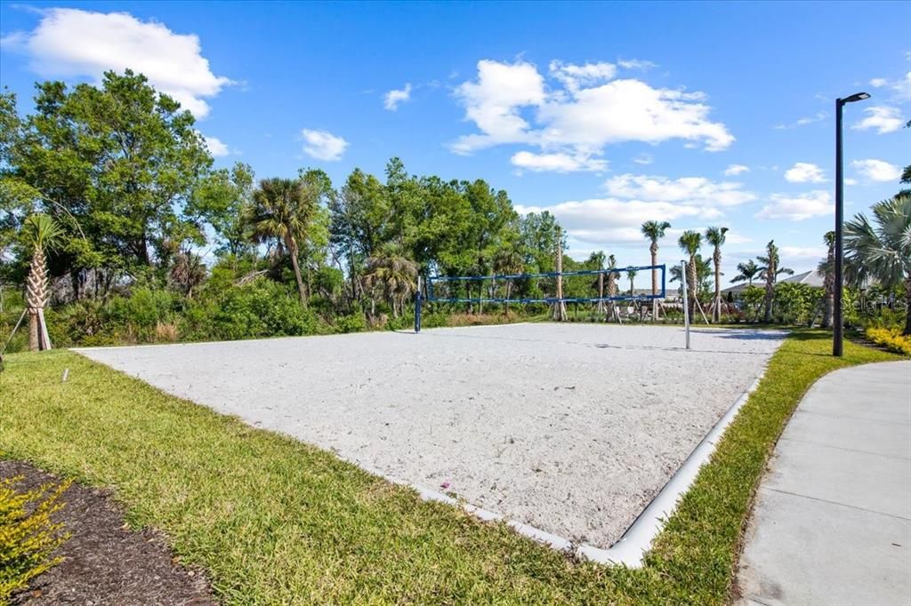 For Rent: $2,300 (3 beds, 2 baths, 1407 Square Feet)