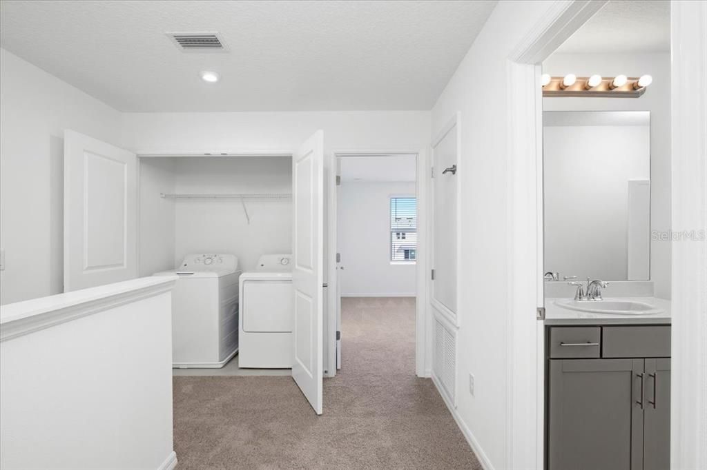 For Rent: $2,300 (3 beds, 2 baths, 1407 Square Feet)