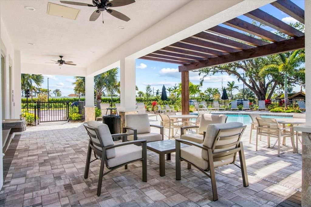 For Rent: $2,300 (3 beds, 2 baths, 1407 Square Feet)