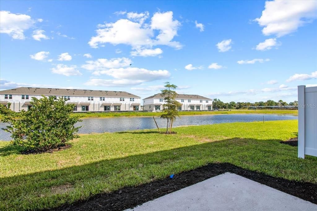 For Rent: $2,300 (3 beds, 2 baths, 1407 Square Feet)