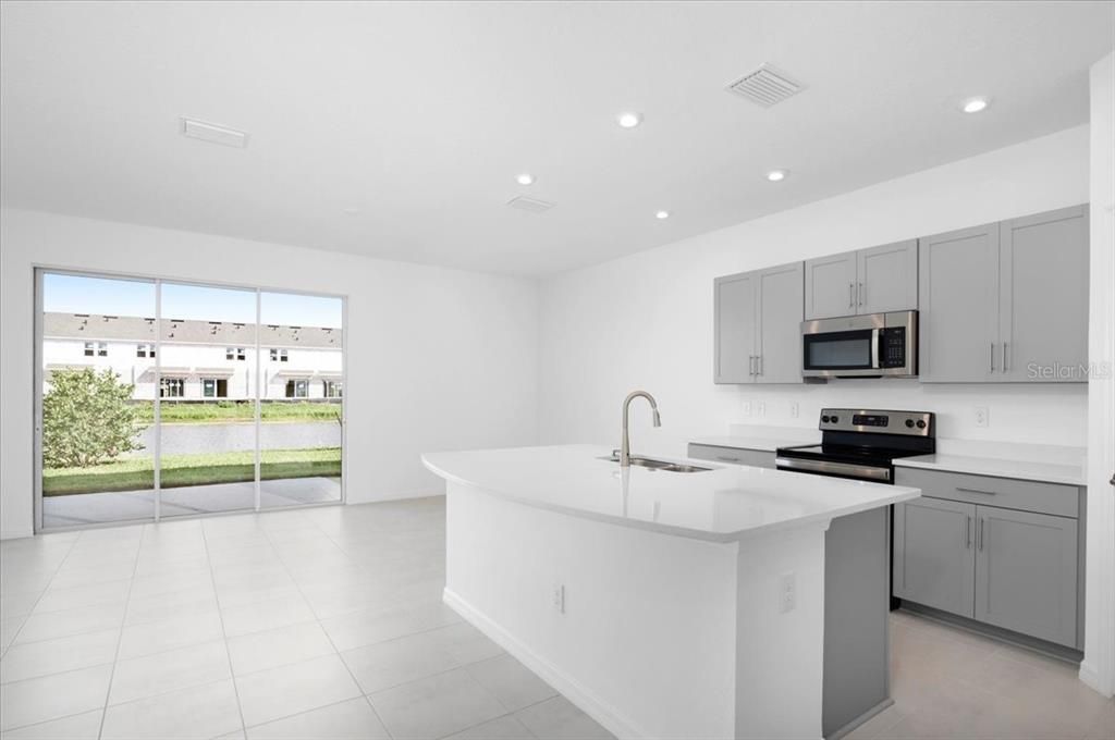 For Rent: $2,300 (3 beds, 2 baths, 1407 Square Feet)