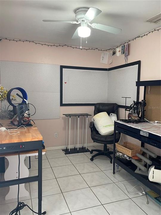 For Sale: $190,000 (3 beds, 1 baths, 962 Square Feet)
