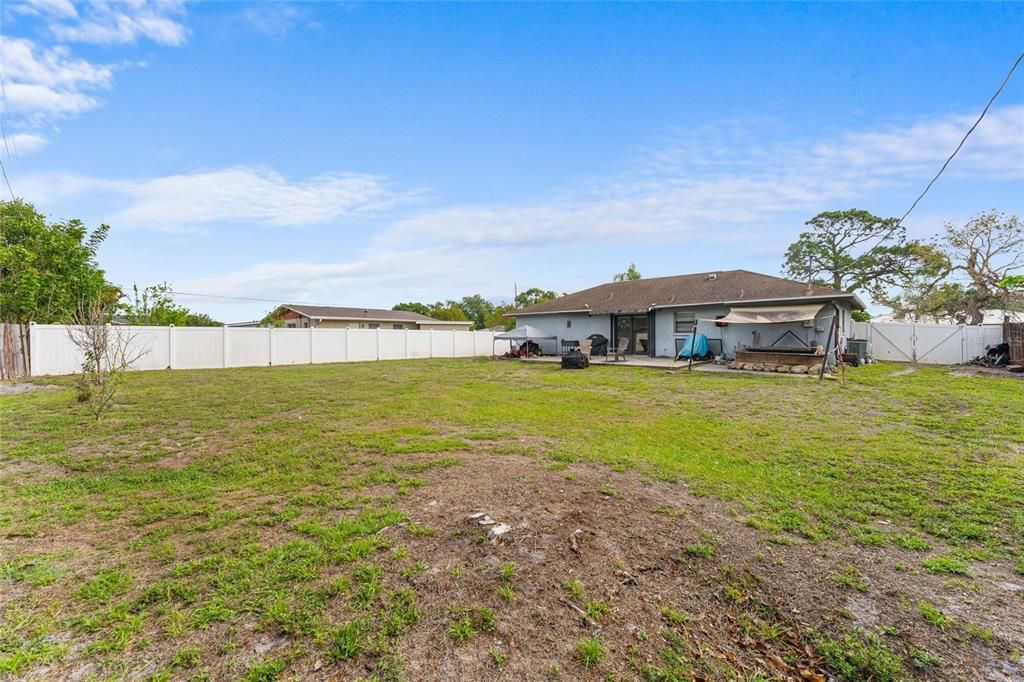 For Sale: $190,000 (3 beds, 1 baths, 962 Square Feet)