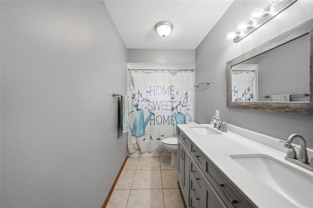 For Sale: $425,000 (3 beds, 2 baths, 1484 Square Feet)