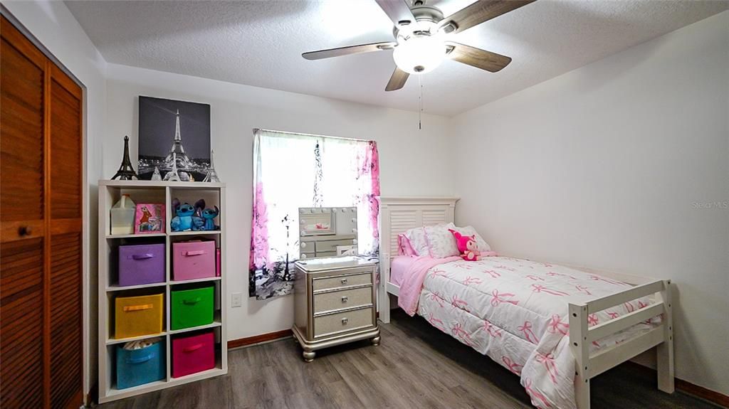 For Sale: $425,000 (3 beds, 2 baths, 1484 Square Feet)