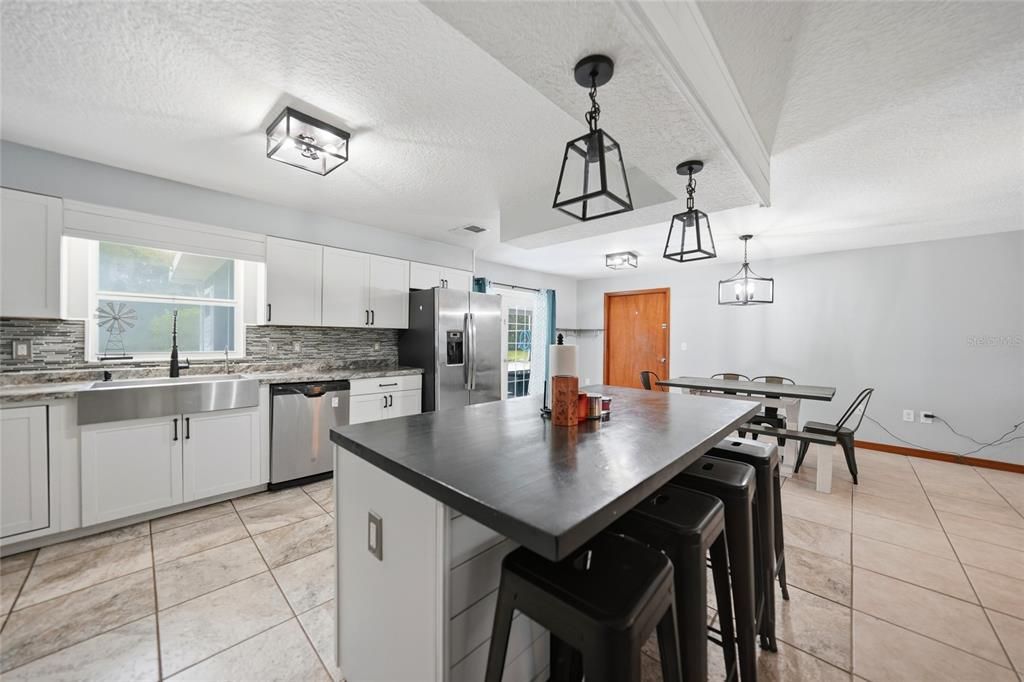 For Sale: $425,000 (3 beds, 2 baths, 1484 Square Feet)