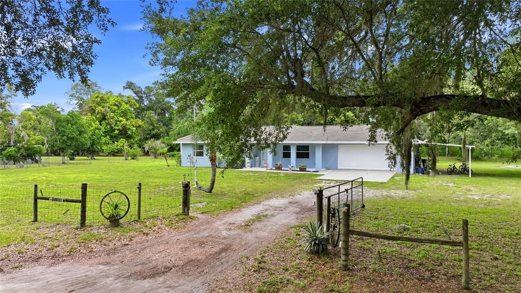 For Sale: $425,000 (3 beds, 2 baths, 1484 Square Feet)