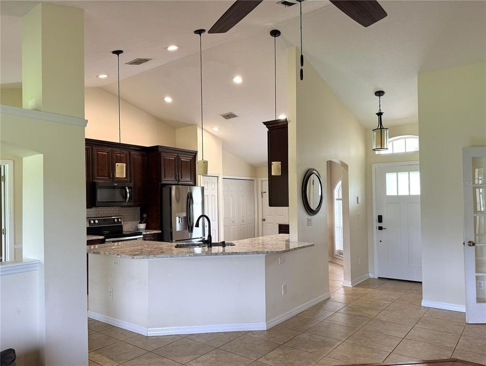 For Sale: $410,000 (4 beds, 2 baths, 1728 Square Feet)