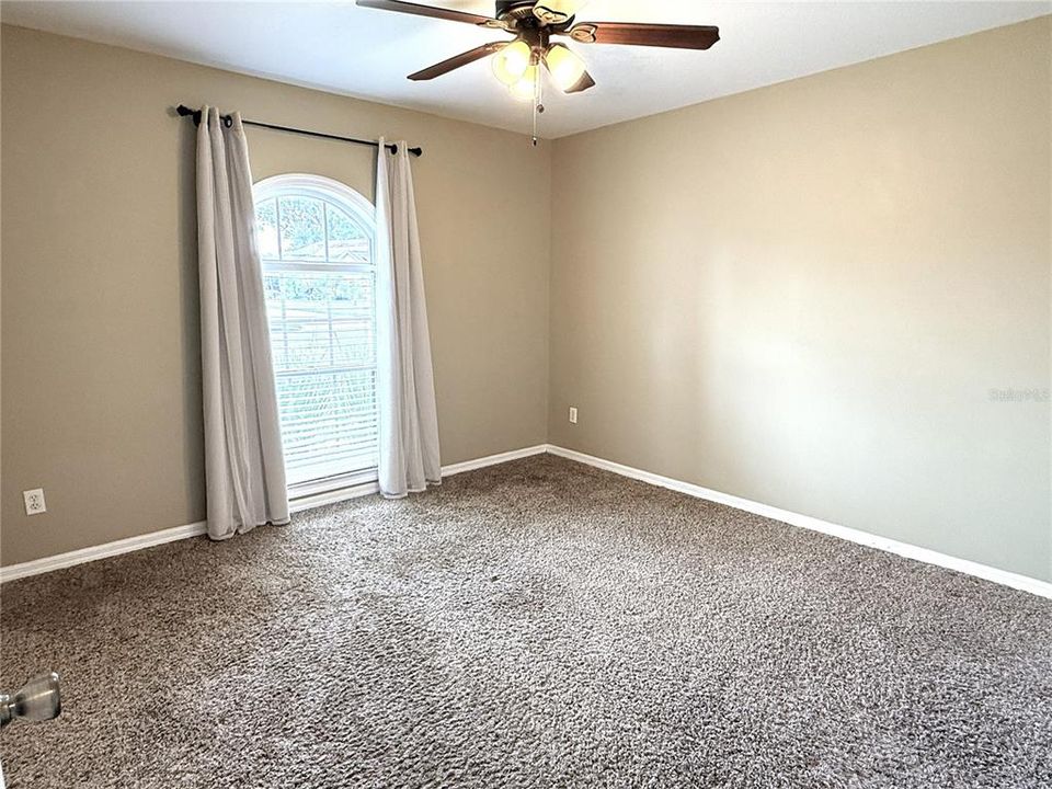 For Sale: $410,000 (4 beds, 2 baths, 1728 Square Feet)