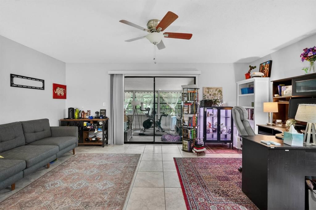 En Venta: $415,000 (3 camas, 2 baños, 2120 Pies cuadrados)