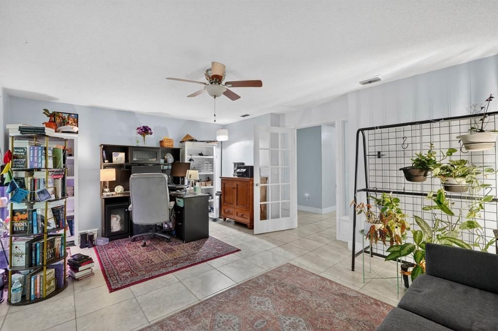 En Venta: $415,000 (3 camas, 2 baños, 2120 Pies cuadrados)