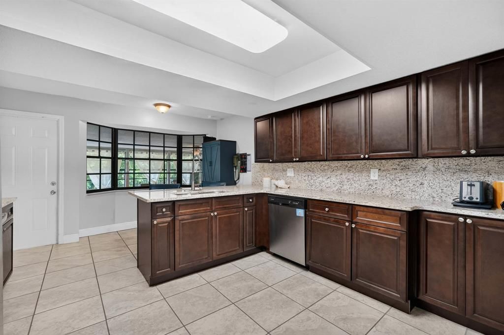 En Venta: $415,000 (3 camas, 2 baños, 2120 Pies cuadrados)