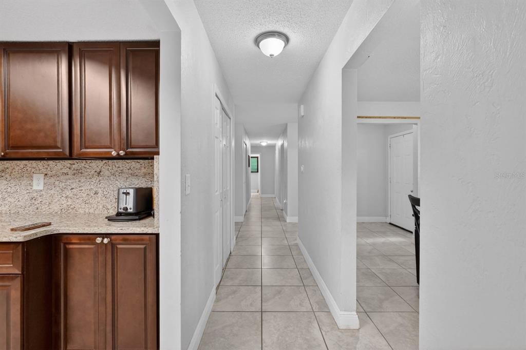 En Venta: $415,000 (3 camas, 2 baños, 2120 Pies cuadrados)