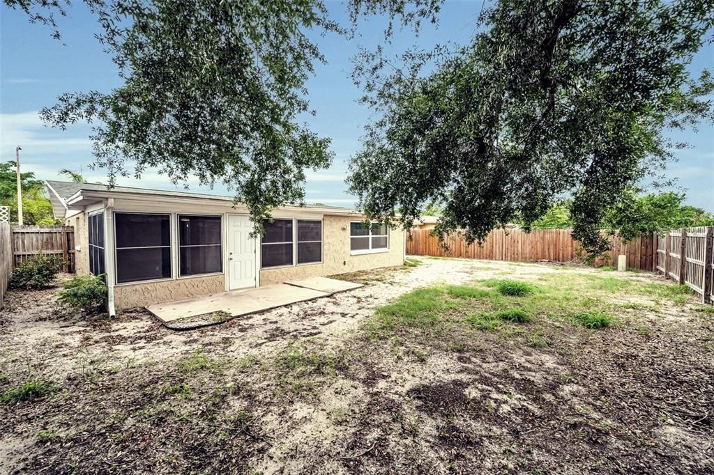 For Sale: $277,000 (2 beds, 2 baths, 1390 Square Feet)