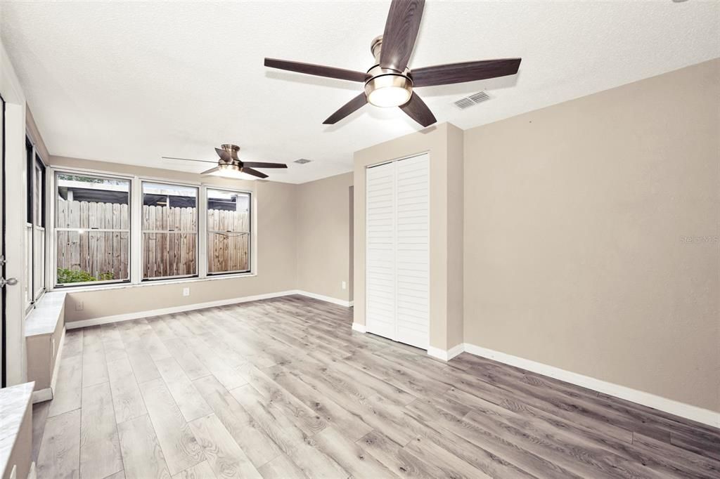 For Sale: $277,000 (2 beds, 2 baths, 1390 Square Feet)