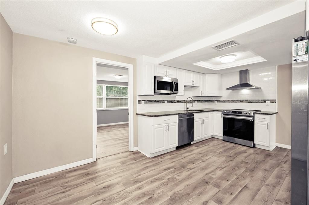For Sale: $277,000 (2 beds, 2 baths, 1390 Square Feet)