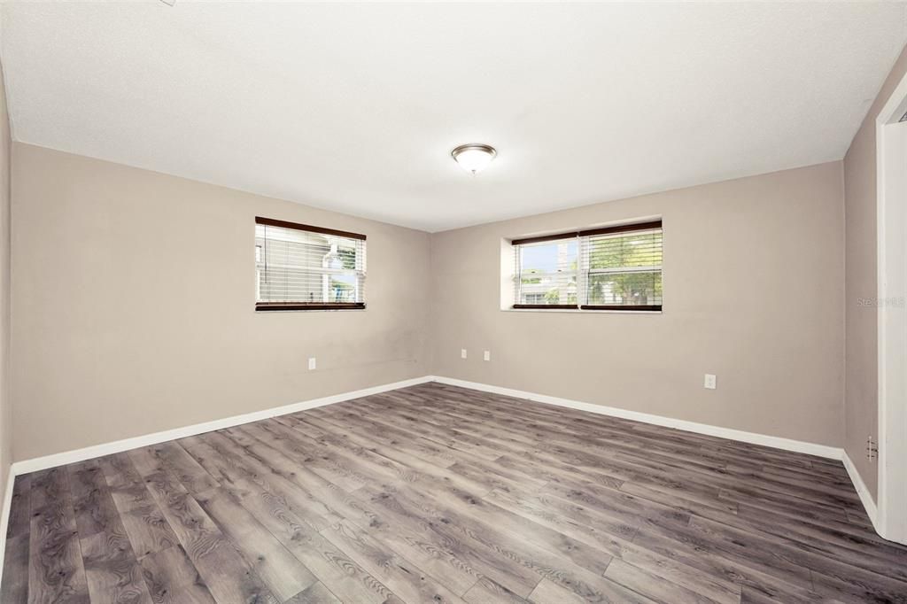 For Sale: $277,000 (2 beds, 2 baths, 1390 Square Feet)