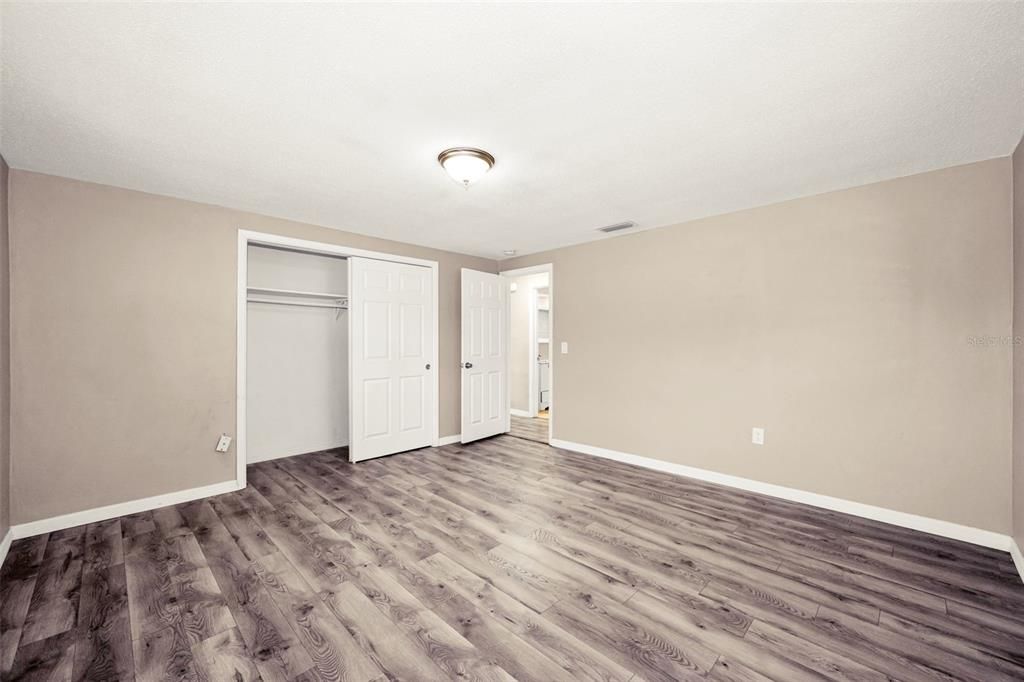 For Sale: $277,000 (2 beds, 2 baths, 1390 Square Feet)