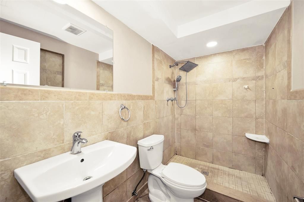 For Sale: $277,000 (2 beds, 2 baths, 1390 Square Feet)