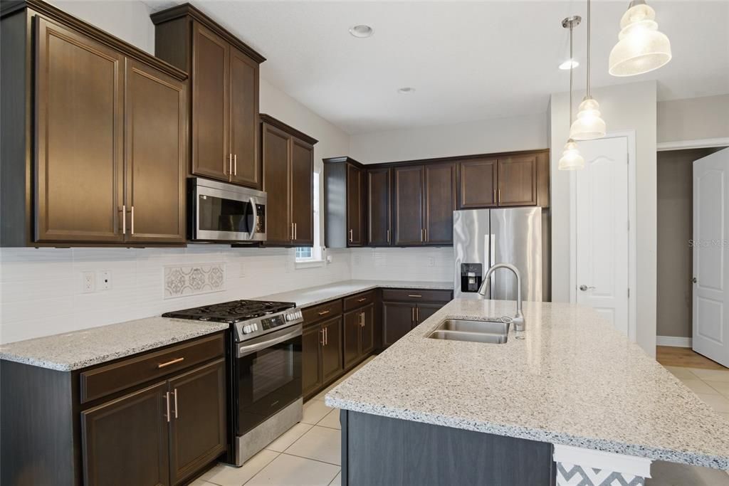 For Sale: $399,000 (3 beds, 2 baths, 1456 Square Feet)