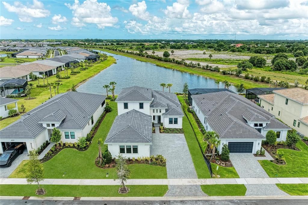 For Sale: $1,699,000 (4 beds, 4 baths, 3579 Square Feet)