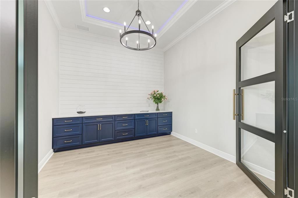 For Sale: $1,699,000 (4 beds, 4 baths, 3579 Square Feet)