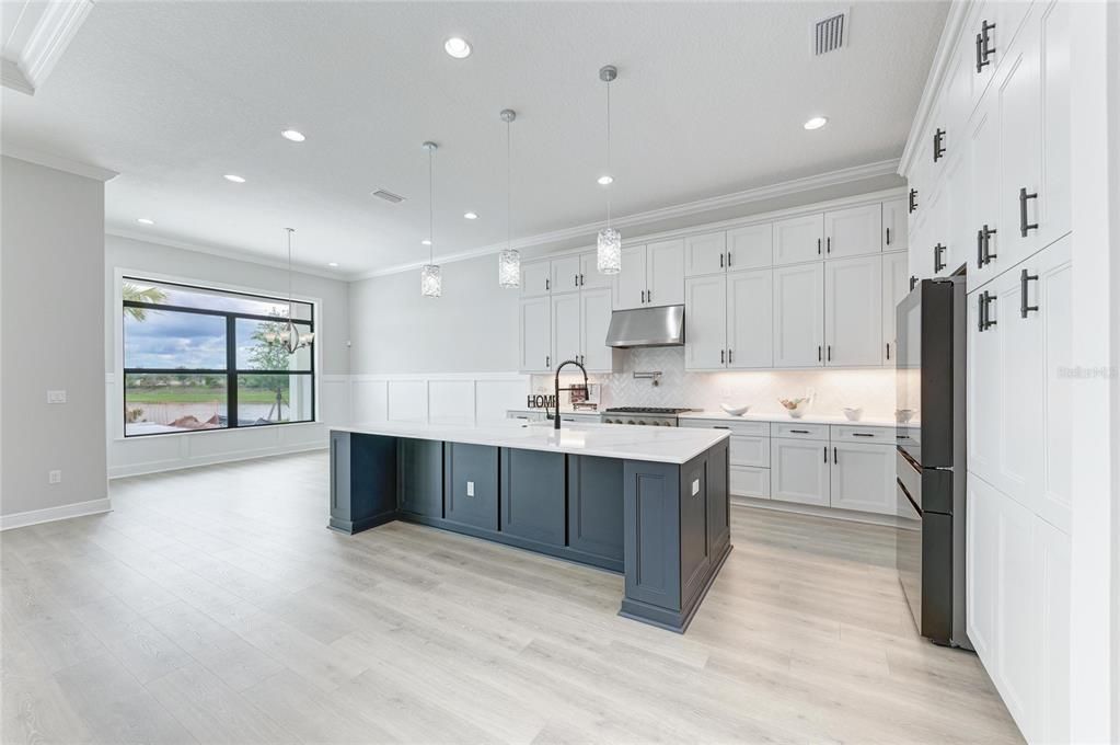 For Sale: $1,699,000 (4 beds, 4 baths, 3579 Square Feet)