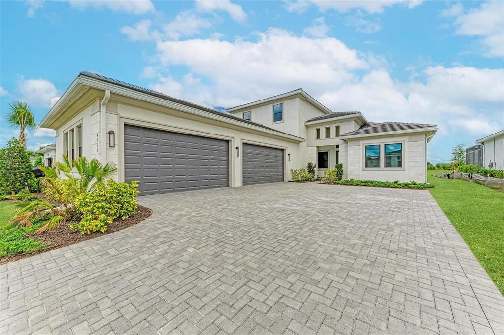 For Sale: $1,699,000 (4 beds, 4 baths, 3579 Square Feet)