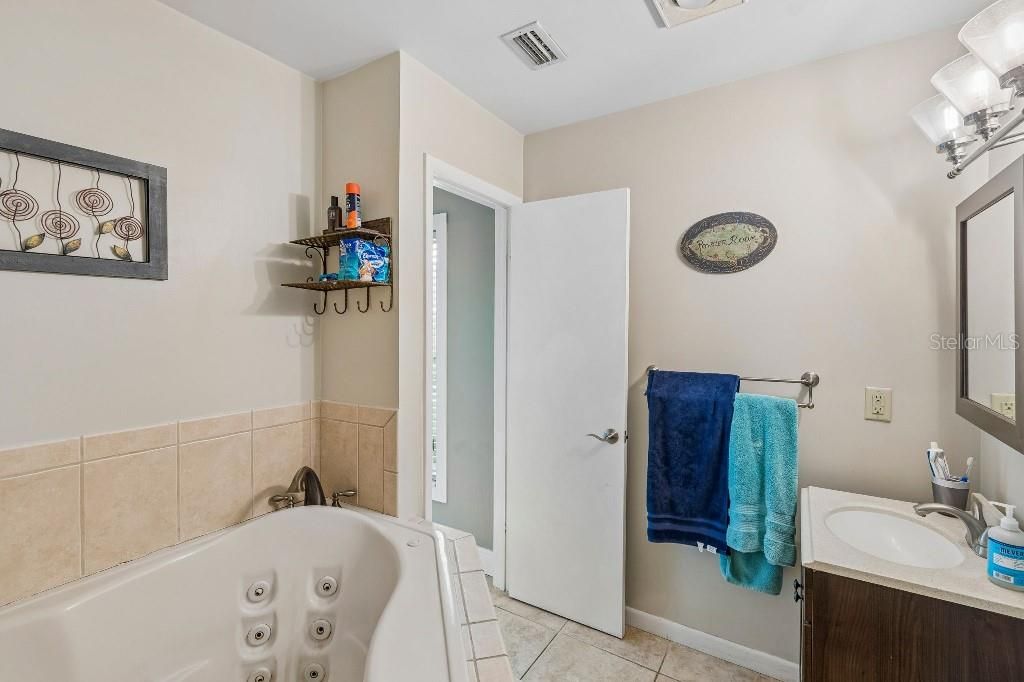 En Venta: $479,000 (3 camas, 2 baños, 1569 Pies cuadrados)