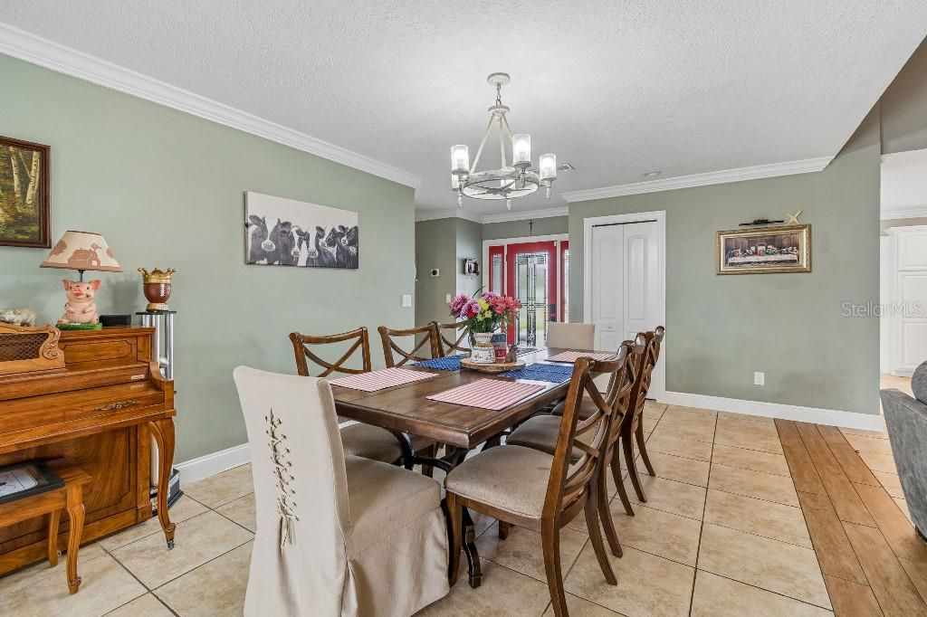 En Venta: $479,000 (3 camas, 2 baños, 1569 Pies cuadrados)