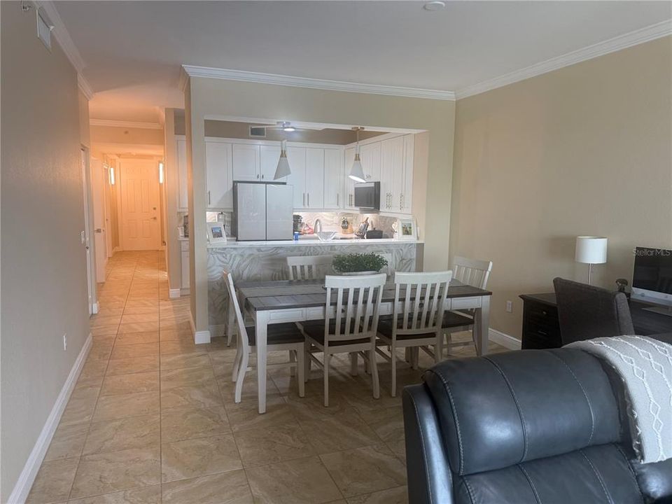 For Rent: $1,900 (3 beds, 2 baths, 1759 Square Feet)