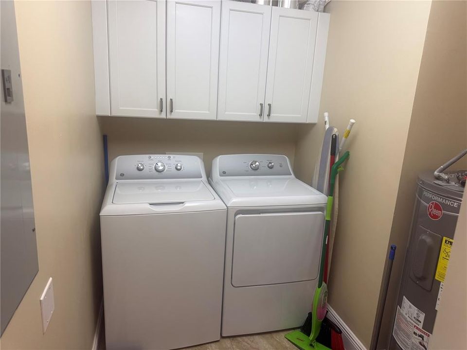 For Rent: $1,900 (3 beds, 2 baths, 1759 Square Feet)