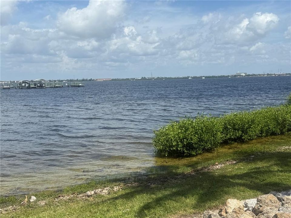 For Rent: $1,900 (3 beds, 2 baths, 1759 Square Feet)