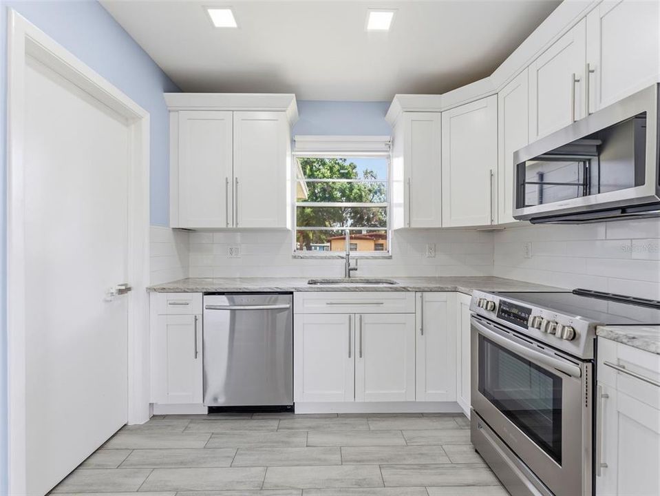 For Sale: $429,000 (3 beds, 2 baths, 1072 Square Feet)