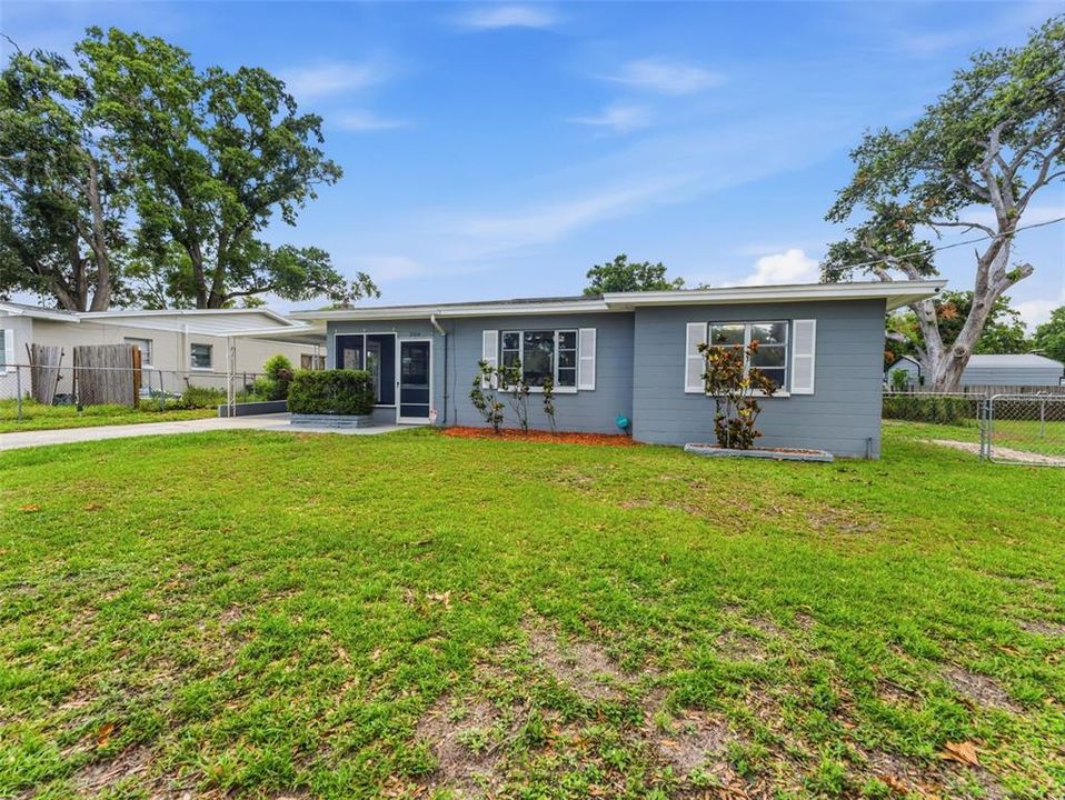 For Sale: $429,000 (3 beds, 2 baths, 1072 Square Feet)