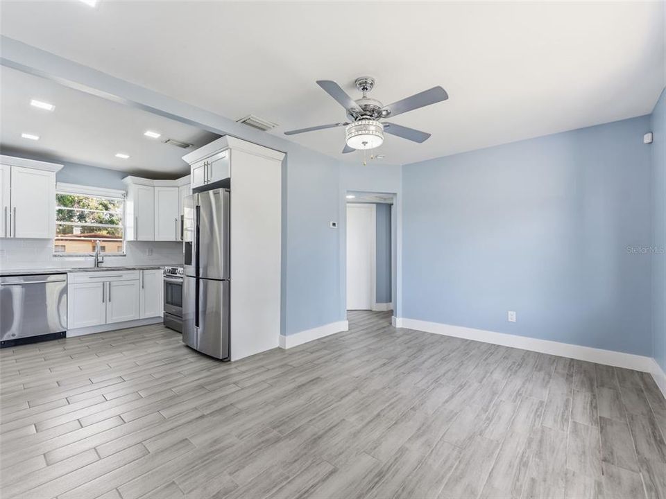 For Sale: $429,000 (3 beds, 2 baths, 1072 Square Feet)
