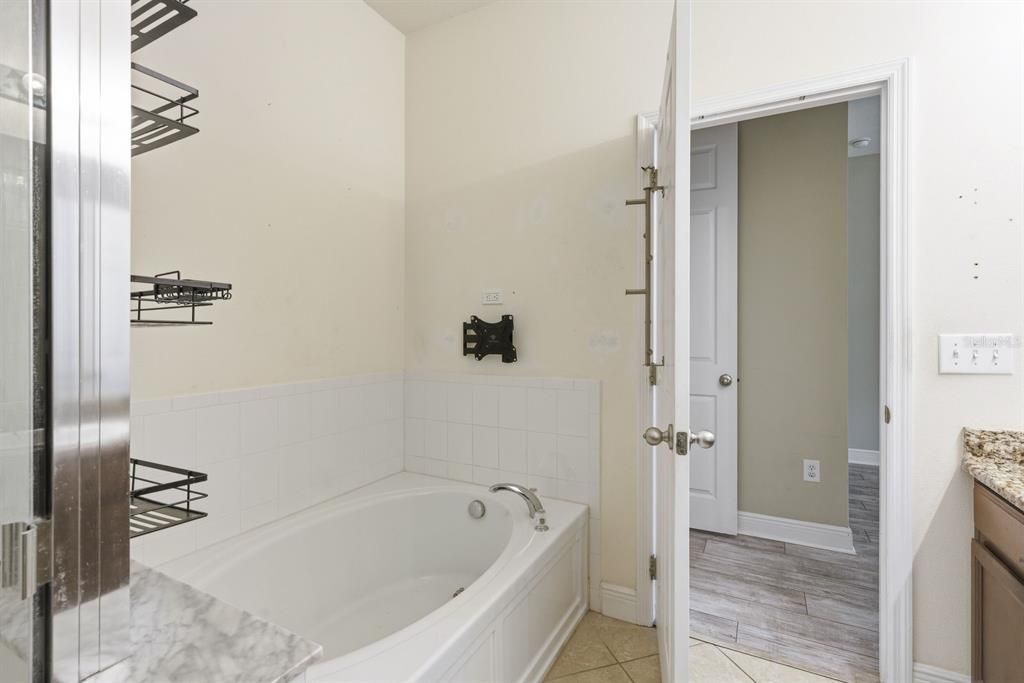 For Sale: $377,000 (4 beds, 2 baths, 1938 Square Feet)