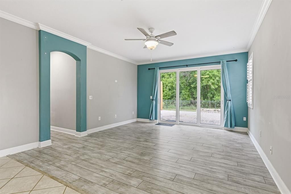 For Sale: $377,000 (4 beds, 2 baths, 1938 Square Feet)