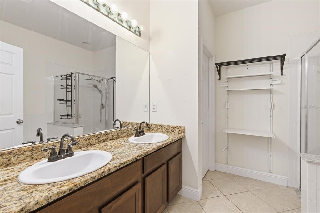 For Sale: $377,000 (4 beds, 2 baths, 1938 Square Feet)